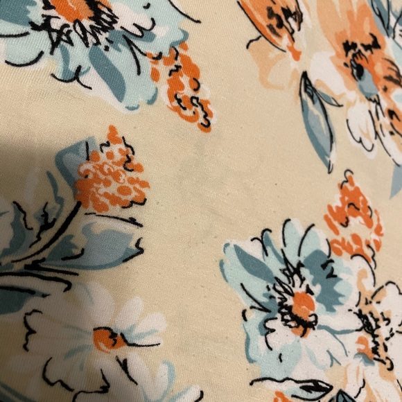 LuLaRoe Floral Ashley Raglan Tee - Picture 6 of 6